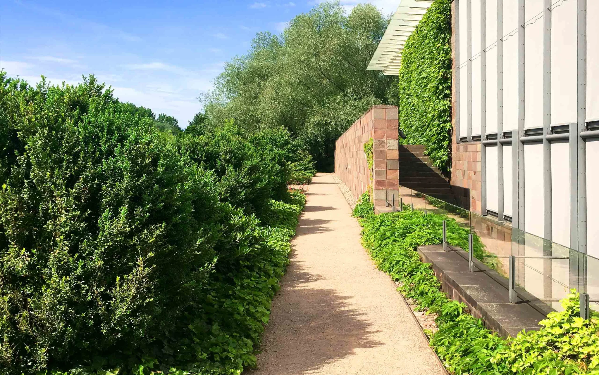 Schulte Gartenbau Ideen Gartengestalter Gartenplanung Gartengestaltung Gartendesign Pools Schwimmbaeder Teiche Pool kaufen Gartenunterhalt Landschaftsgaertner Mauern Natursteinbelaege Rasenpflege Hecken Pflanzen Blumen Rabatten Biotope Parkanlagen Garten und Landschaftsbau Gartenkonzepte Teichpflanzen Teichbau Professionell Oberwil Baselland